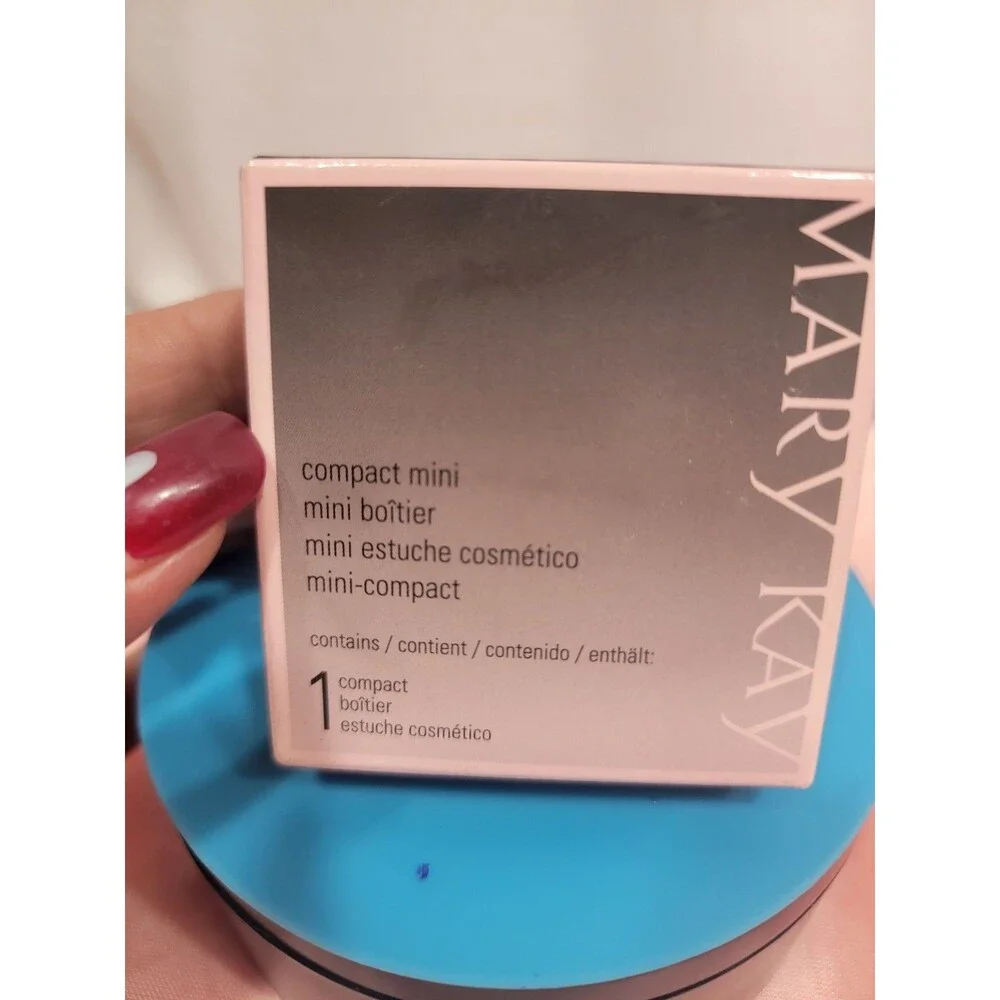 NEW Discontinued Mary Kay 8 Piece Makeup Bundle